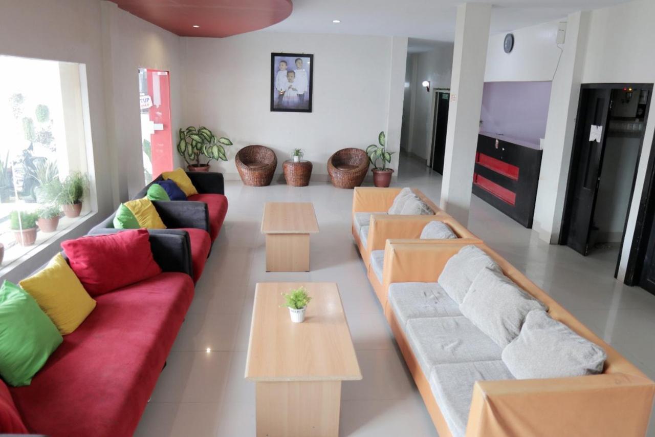 Hotel RedDoorz @ Pasangkayu Mamuju Utara Zewnętrze zdjęcie