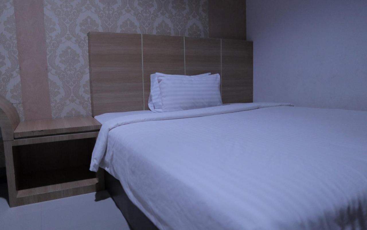 Hotel RedDoorz @ Pasangkayu Mamuju Utara Zewnętrze zdjęcie