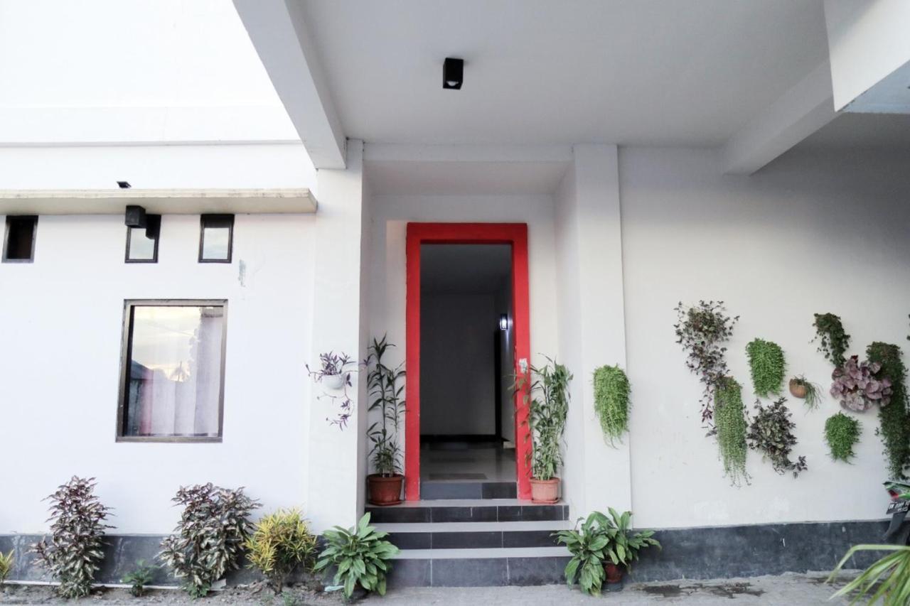 Hotel RedDoorz @ Pasangkayu Mamuju Utara Zewnętrze zdjęcie