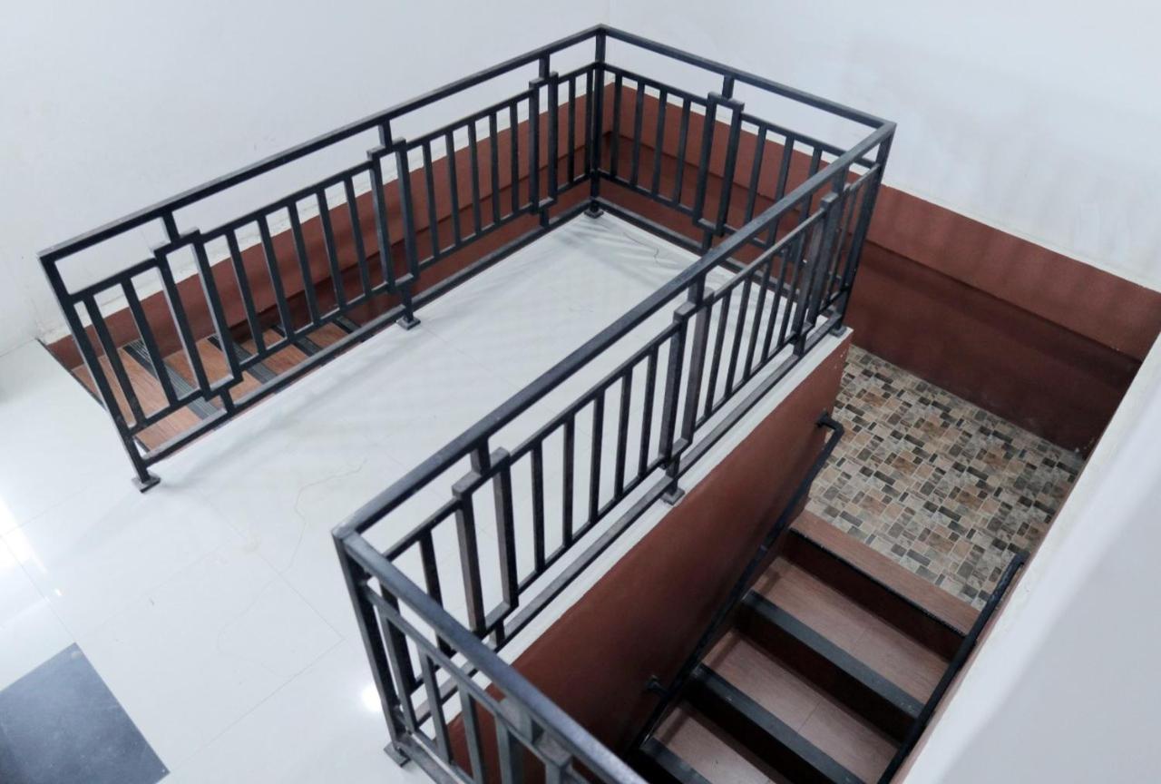 Hotel RedDoorz @ Pasangkayu Mamuju Utara Zewnętrze zdjęcie