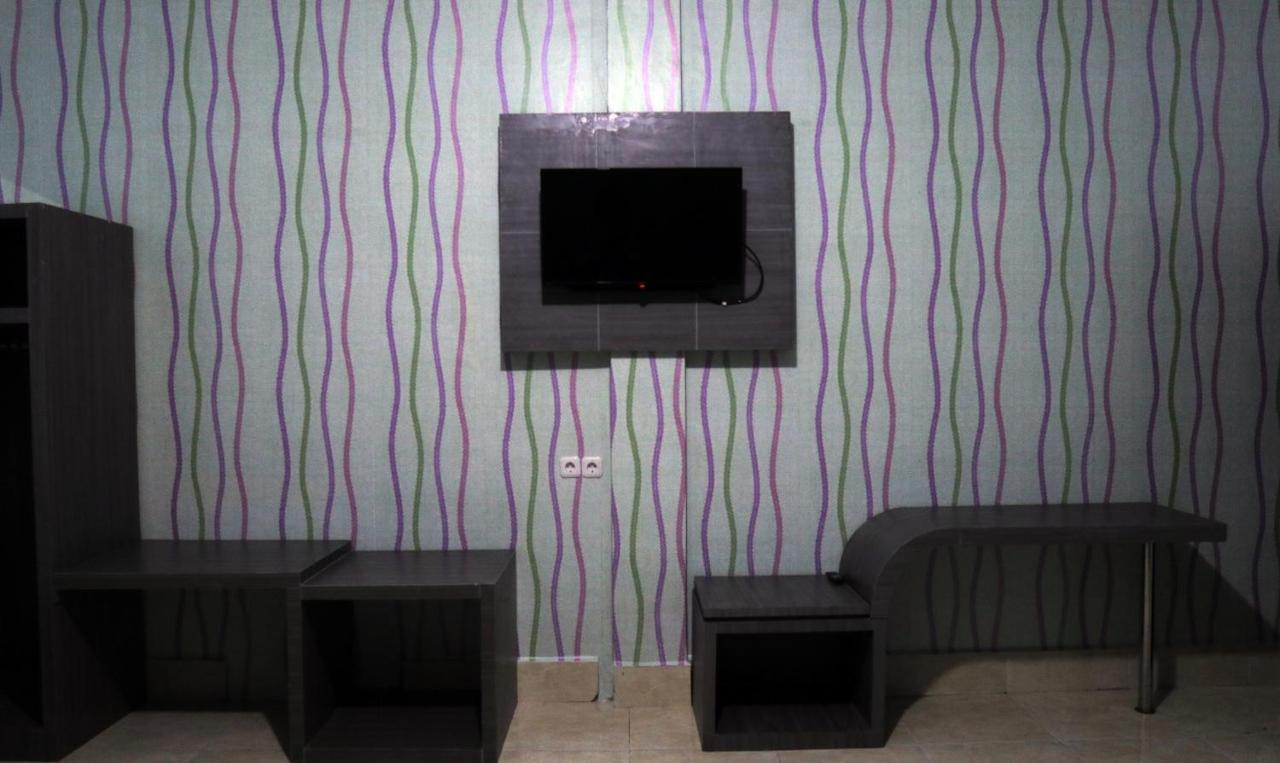 Hotel RedDoorz @ Pasangkayu Mamuju Utara Zewnętrze zdjęcie