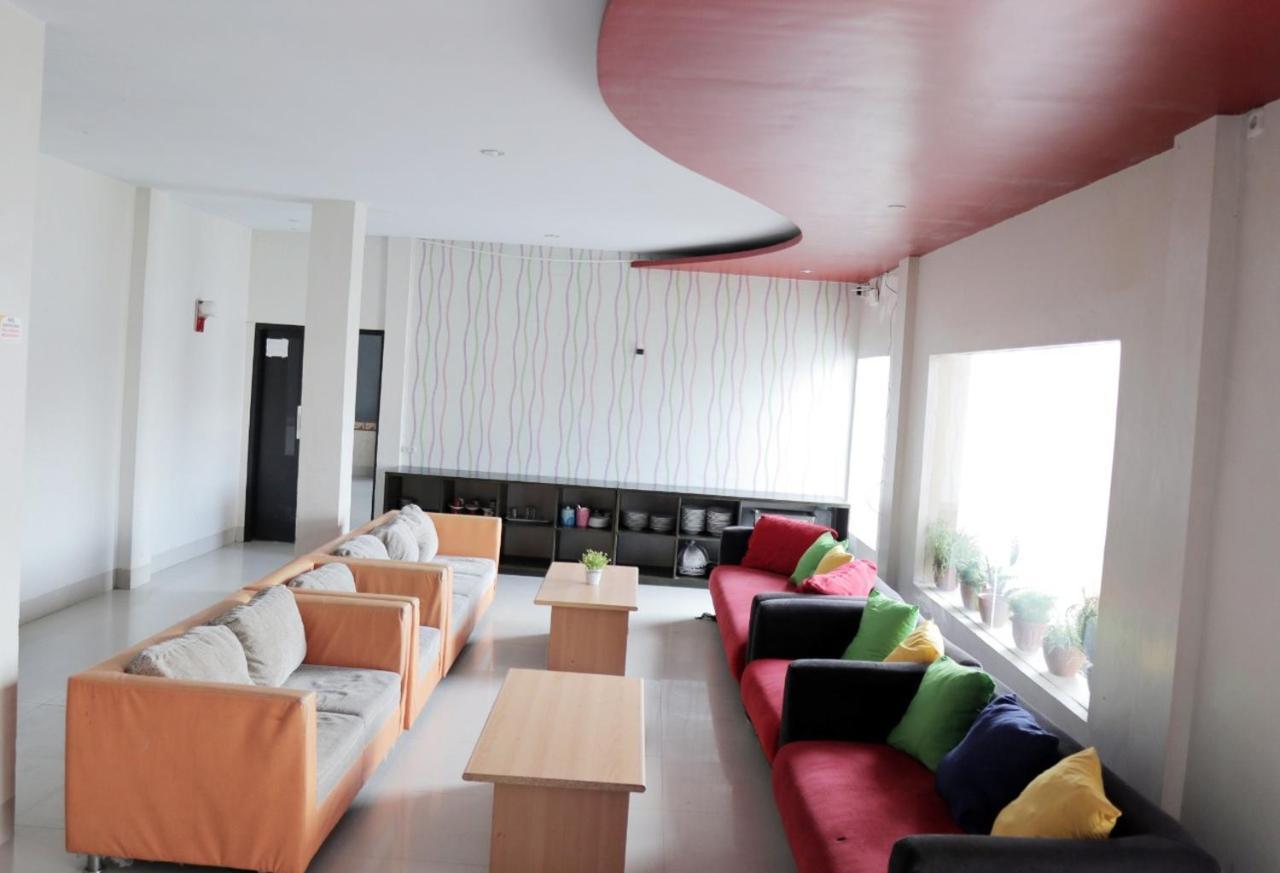 Hotel RedDoorz @ Pasangkayu Mamuju Utara Zewnętrze zdjęcie