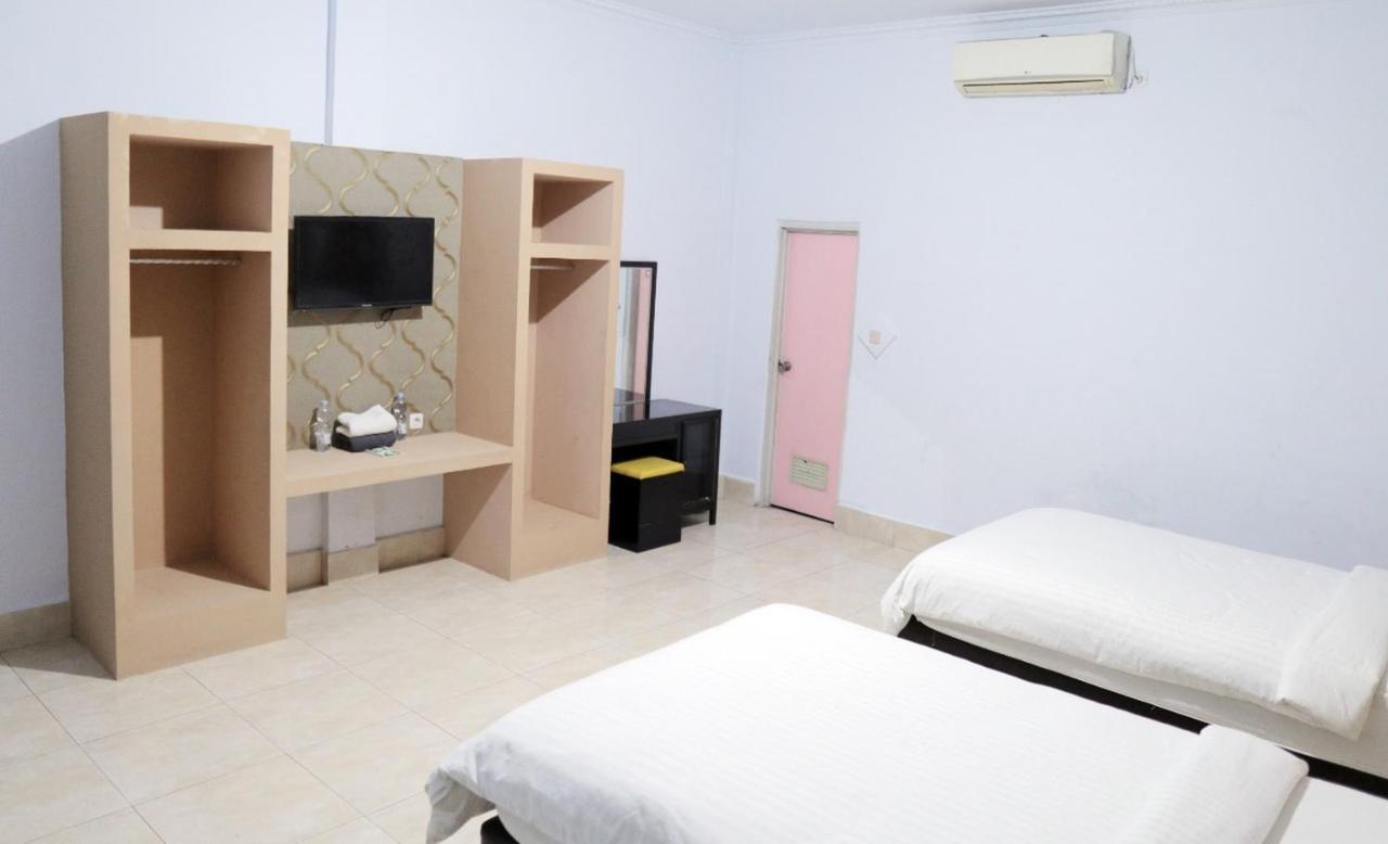 Hotel RedDoorz @ Pasangkayu Mamuju Utara Zewnętrze zdjęcie