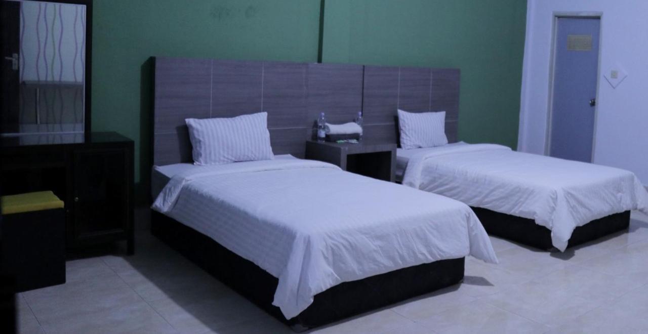 Hotel RedDoorz @ Pasangkayu Mamuju Utara Zewnętrze zdjęcie